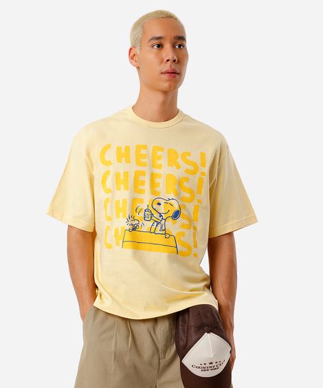 camiseta box fit masculina de algodão snoopy amarela