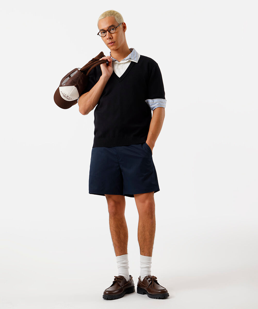 short reto masculino de alfaiataria com bolsos azul