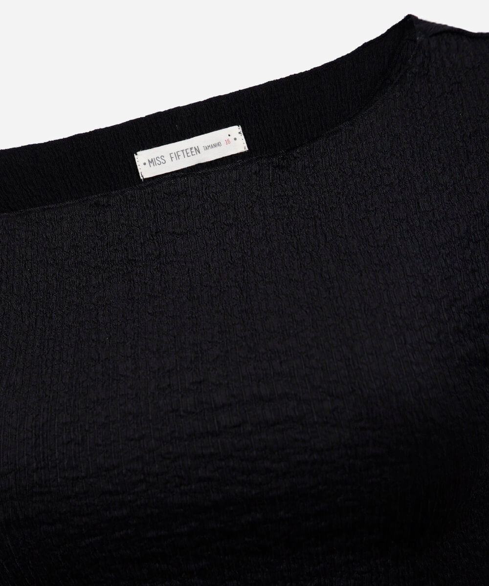 blusa juvenil decote canoa texturizada preta