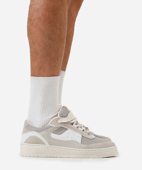 tênis casual com recortes ace cinza