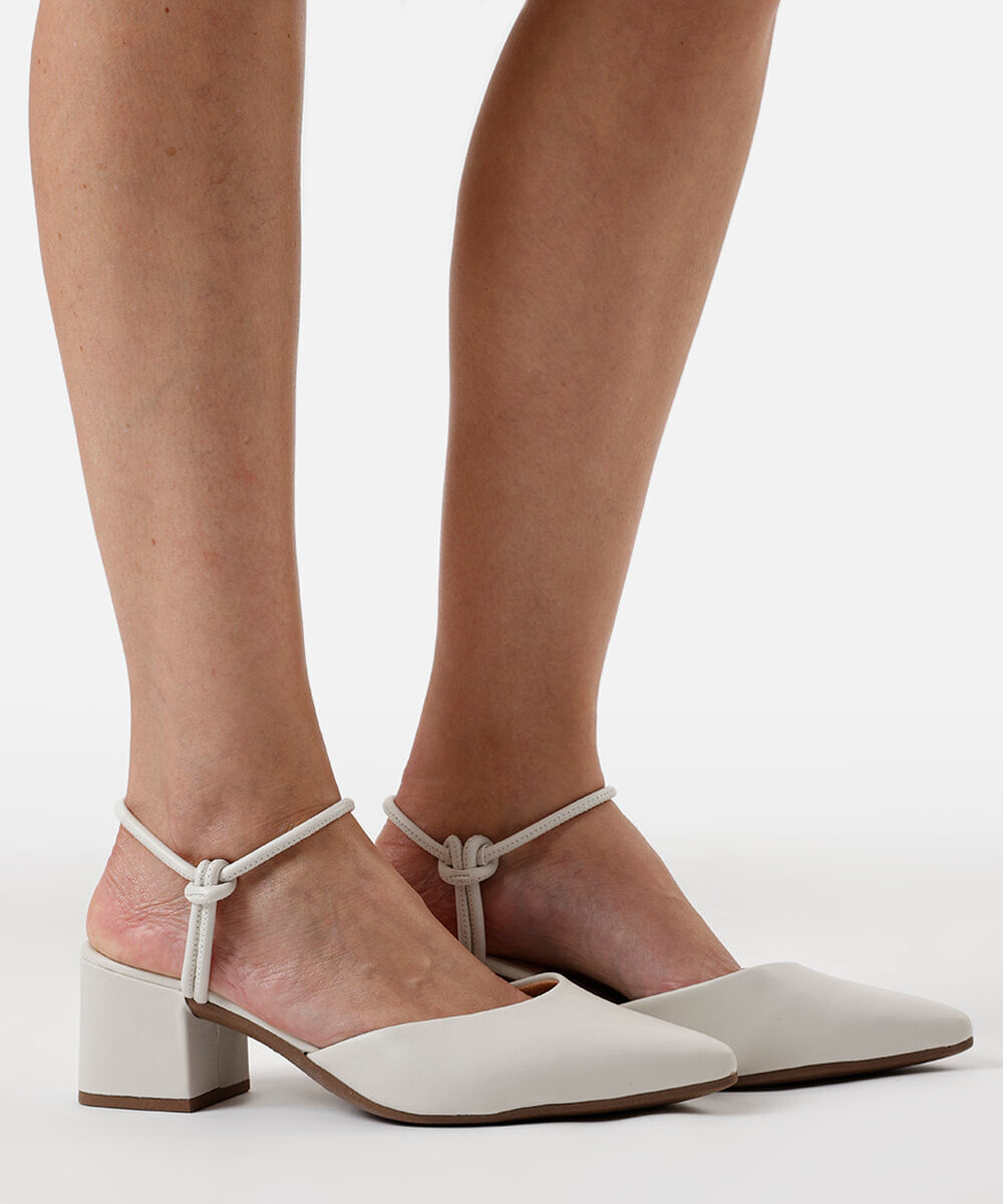 scarpin bico fino salto grosso oneself off white