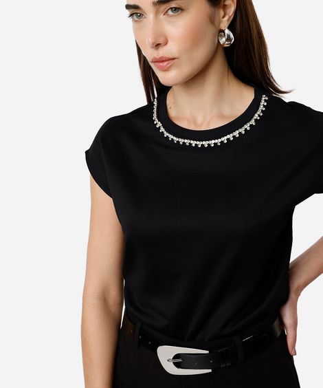 blusa feminina com viscose e brilhos manga curta preta