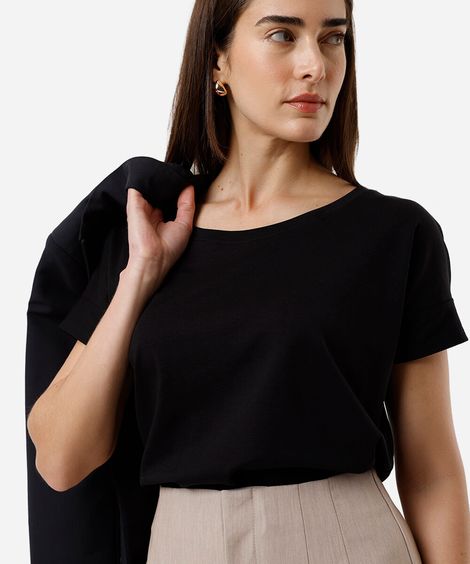 camiseta feminina de algodão peruano decote redondo preta