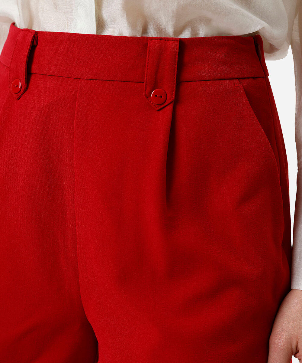 short feminino de alfaiataria com bolsos vermelho