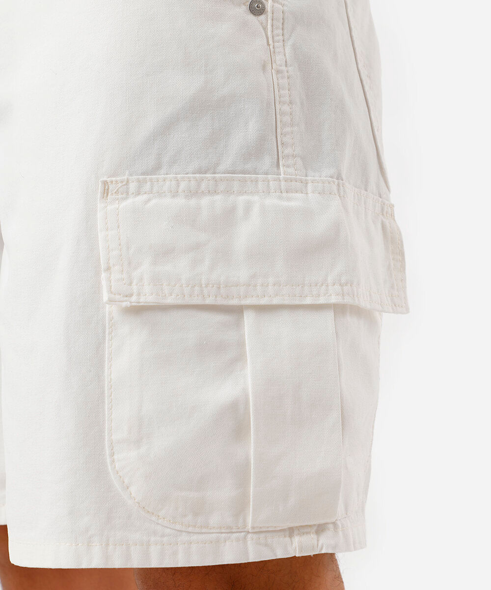 bermuda cargo masculina de sarja off white