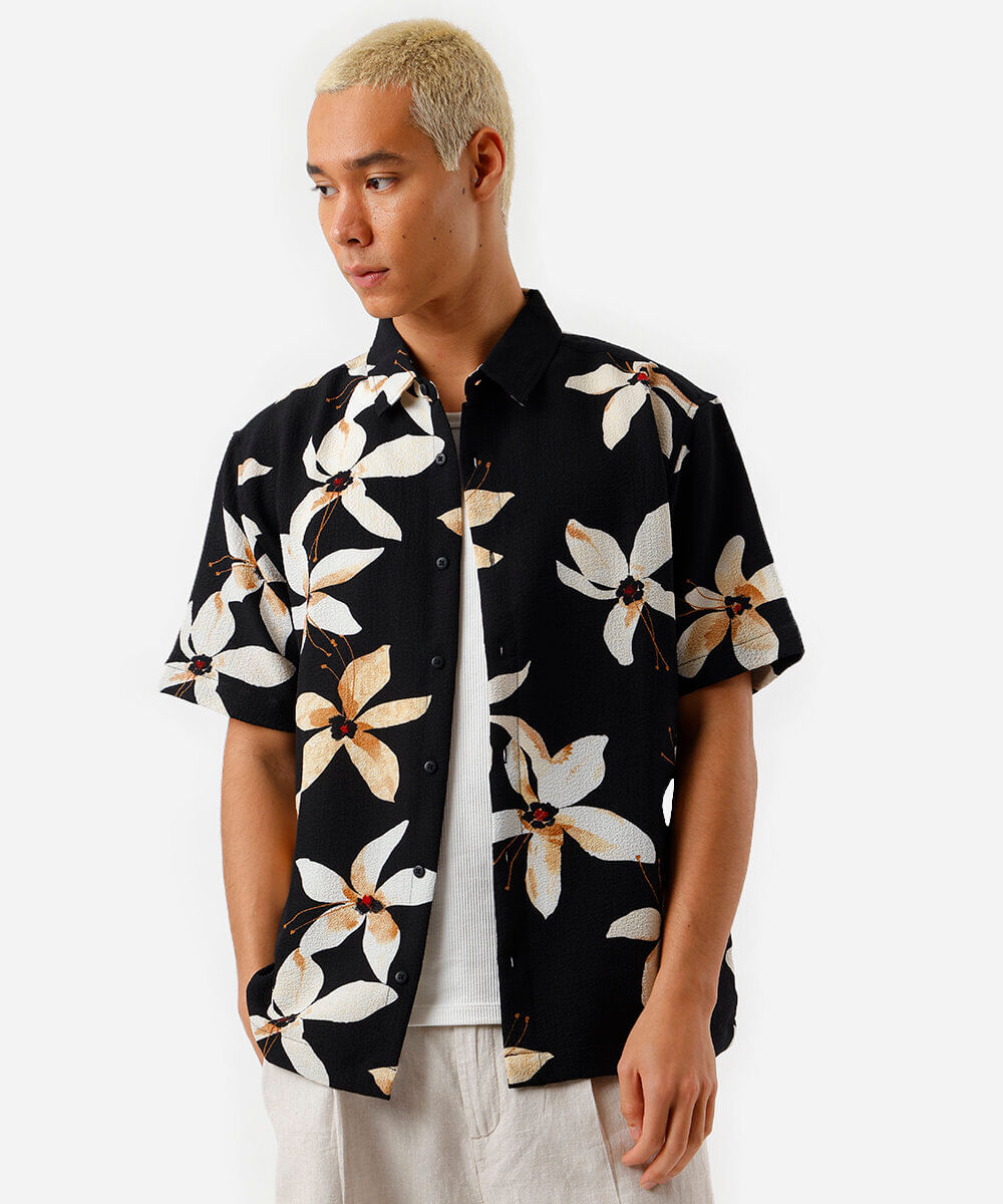 camisa masculina manga curta estampada preta