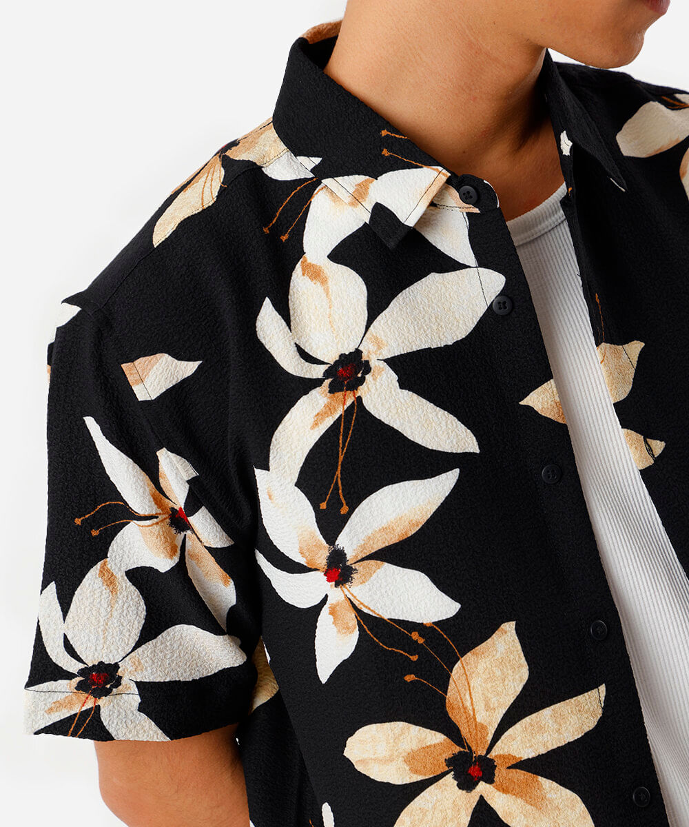 camisa masculina manga curta estampada preta