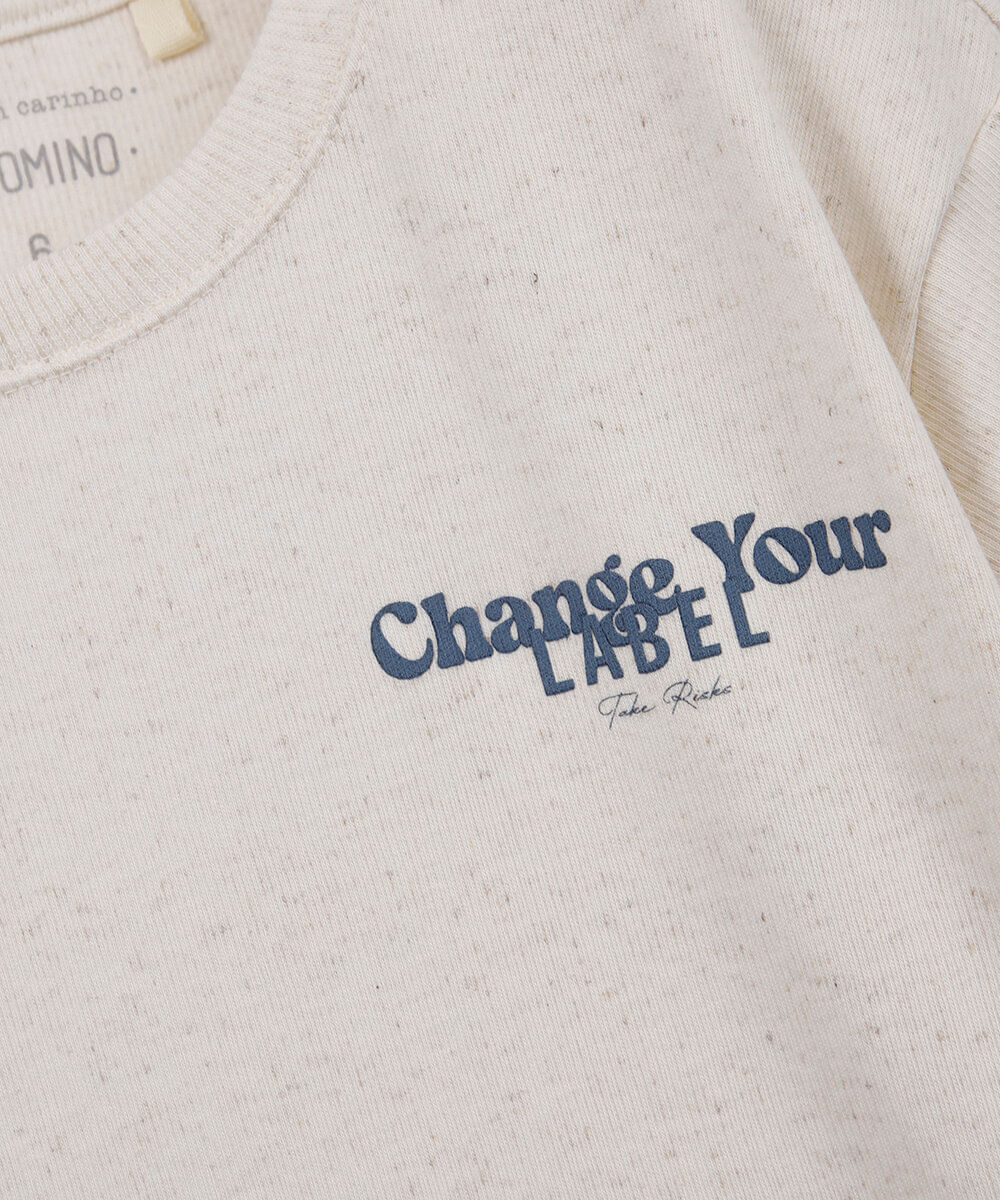 camiseta infantil estampa escrita bege