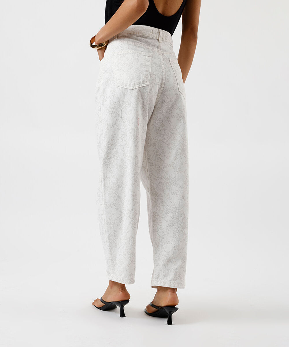 calça balloon feminina de sarja floral off white