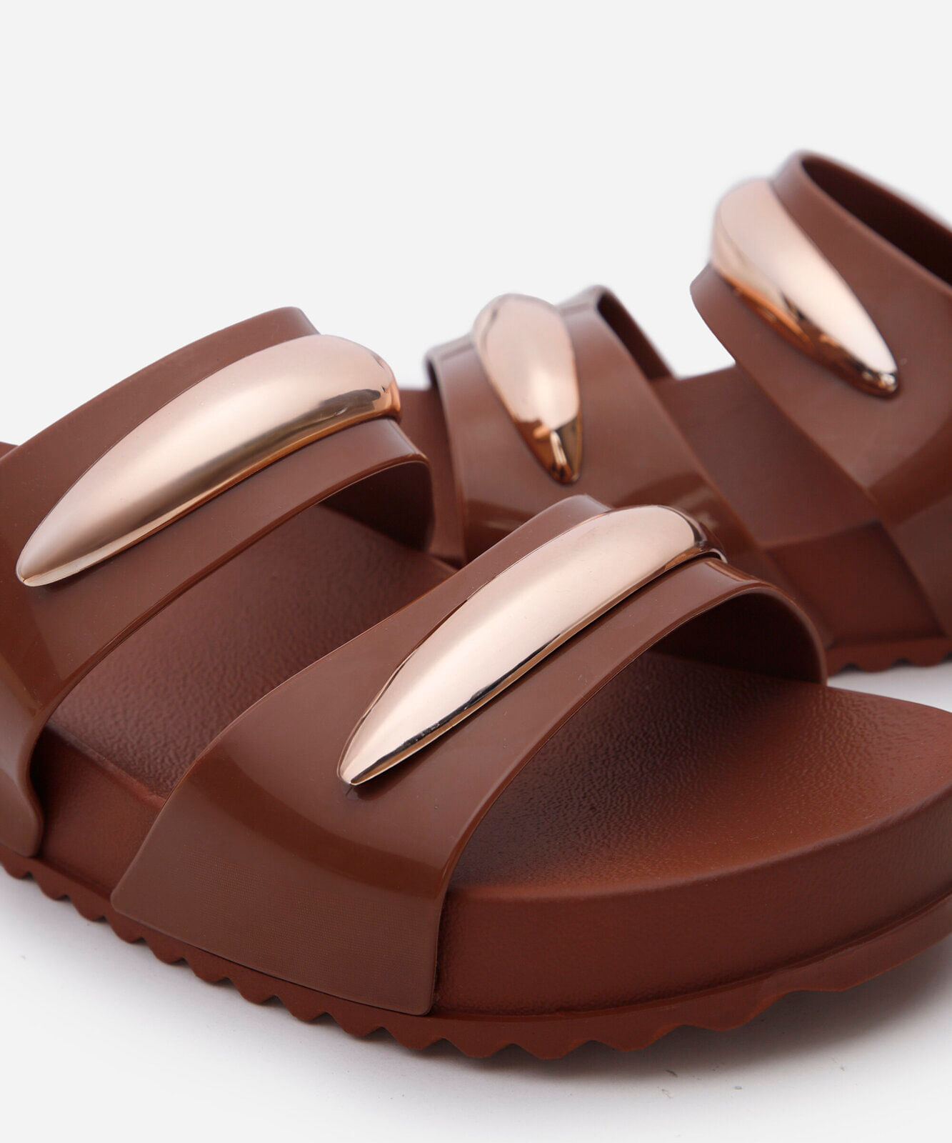 rasteira slide metal zaxy marrom