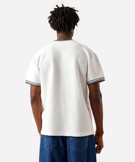 camiseta box fit masculina bordada texturizada  off white