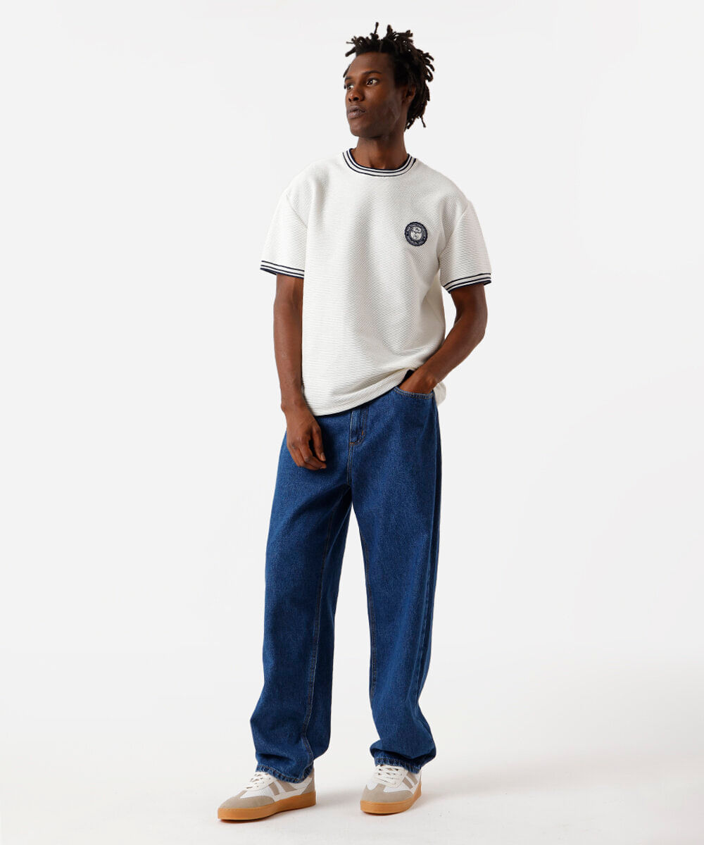 camiseta box fit masculina bordada texturizada  off white