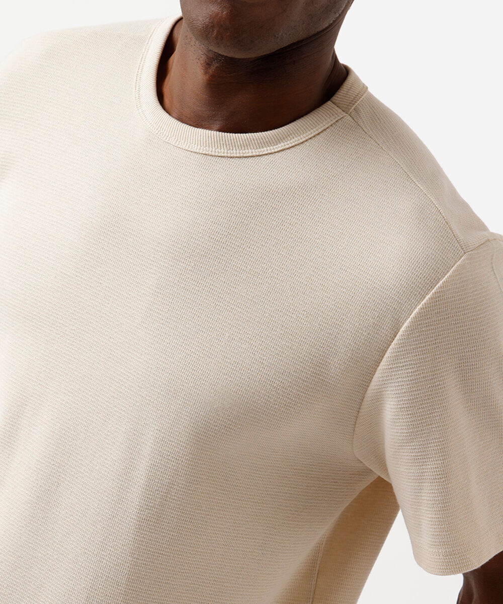 camiseta comfort masculina com mangas curtas bege