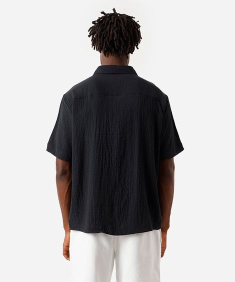 camisa masculina com bolso texturizada preta
