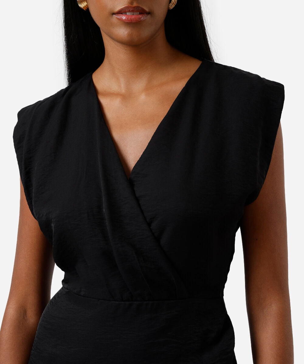 vestido curto feminino com viscose decote v texturizado preto
