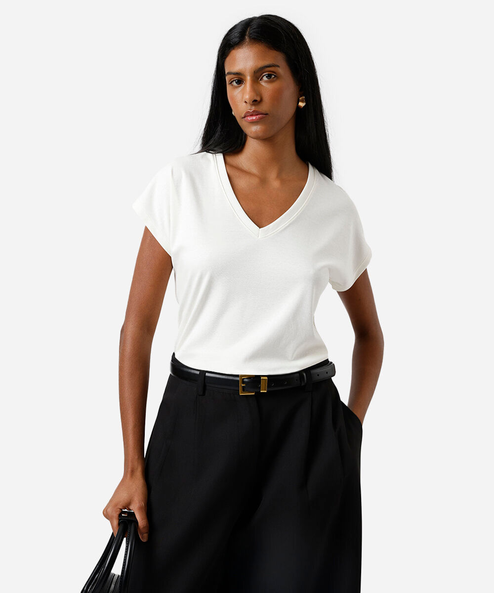 camiseta feminina de algodão peruano decote v off white