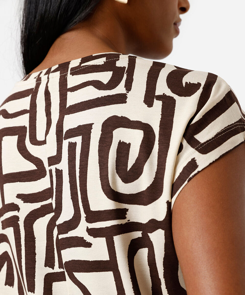 blusa feminina de viscose manga curta geométrica bege