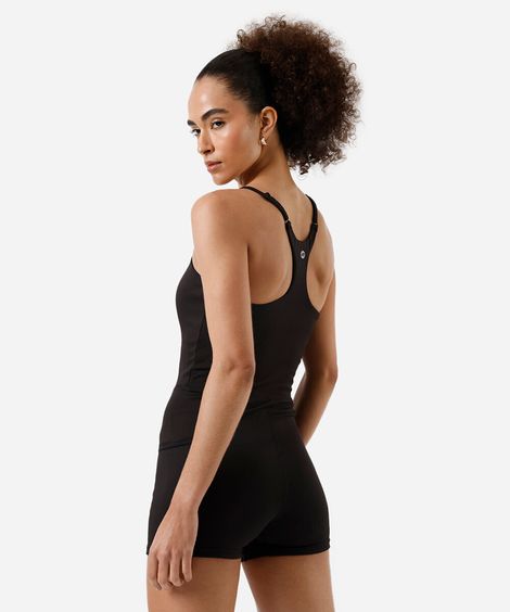 macaquinho feminino esportivo com bolsos preto