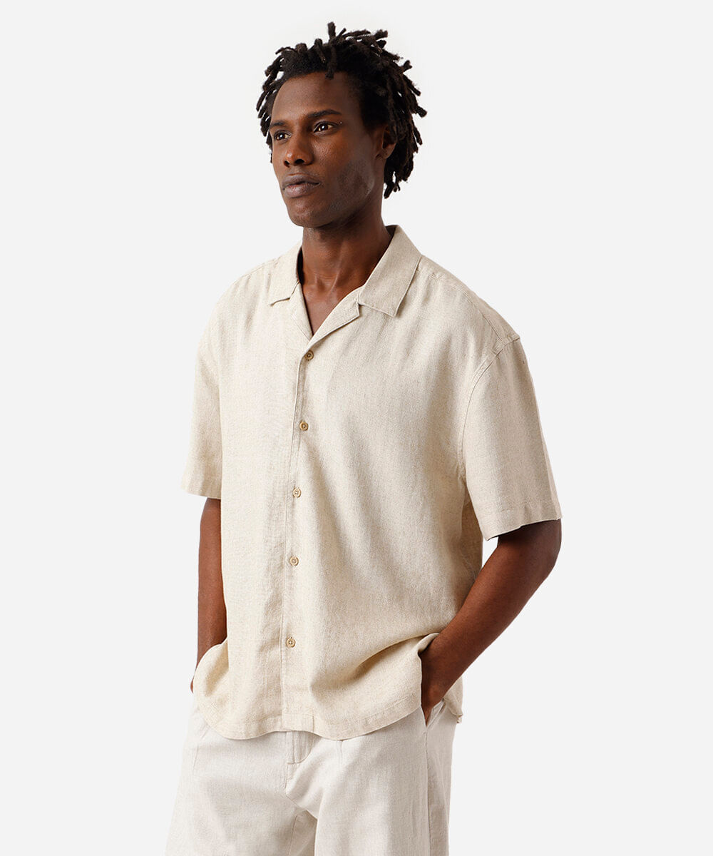 camisa box fit masculina com linho manga curta bege