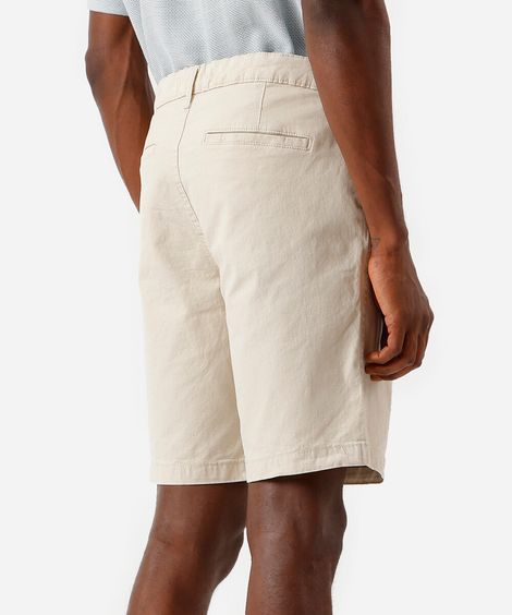 bermuda reta de sarja com bolsos chino bege