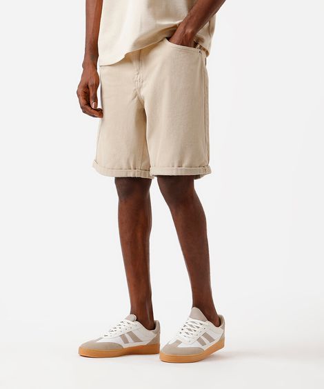 bermuda reta de sarja com barra dobrada bege