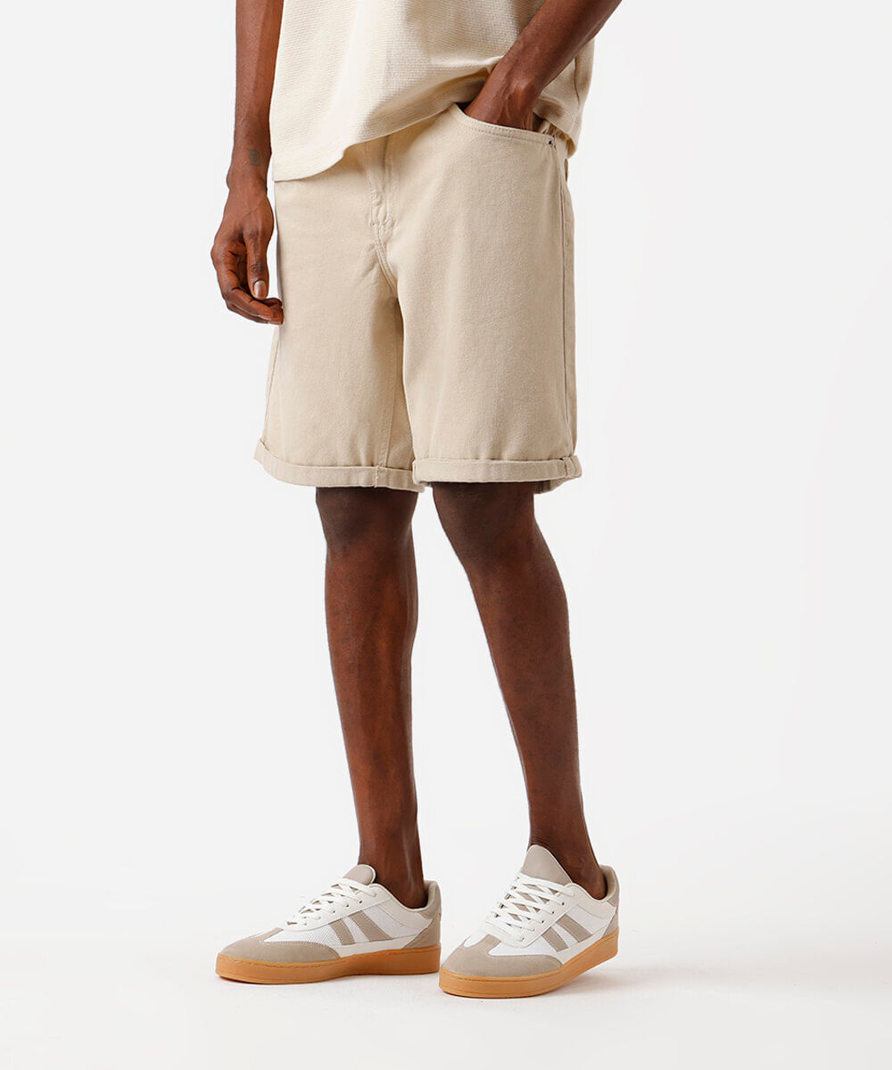 bermuda reta de sarja com barra dobrada bege