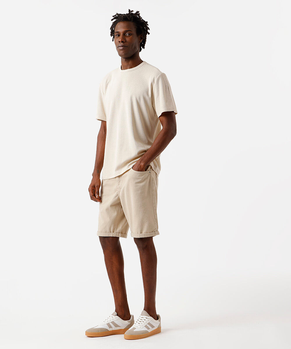 bermuda reta de sarja com barra dobrada bege