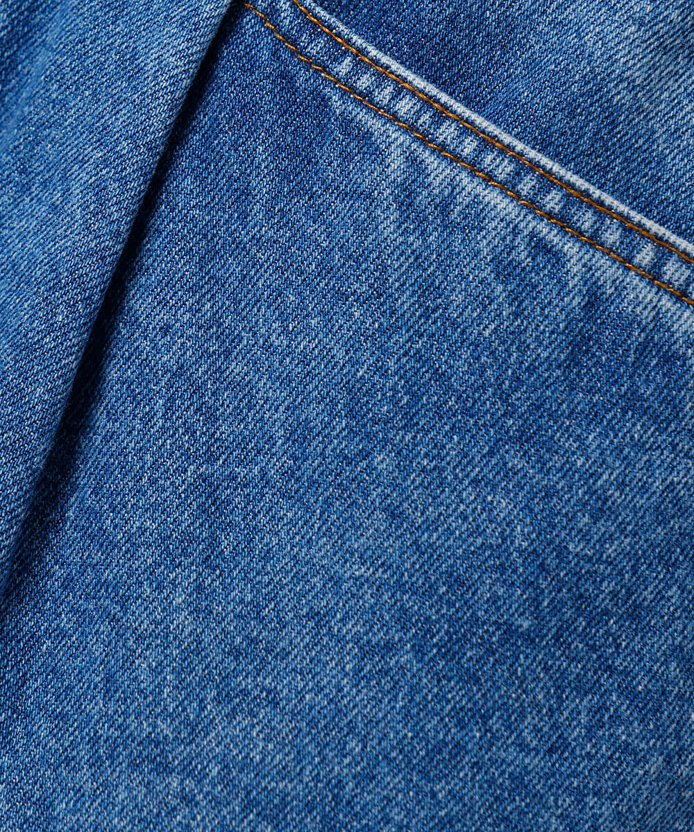 short feminino jeans com pregas e barra a fio mindset azul