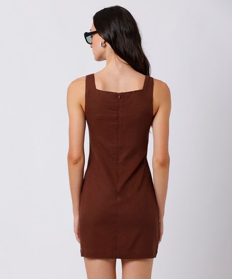 vestido curto feminino com linho decote quadrado mindset marrom