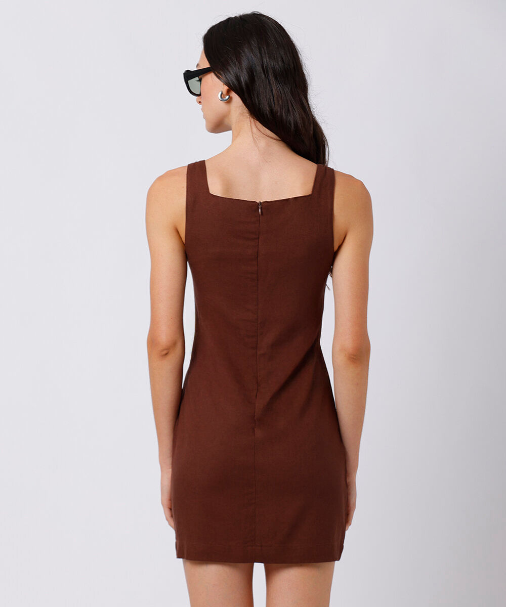 vestido curto feminino com linho decote quadrado mindset marrom