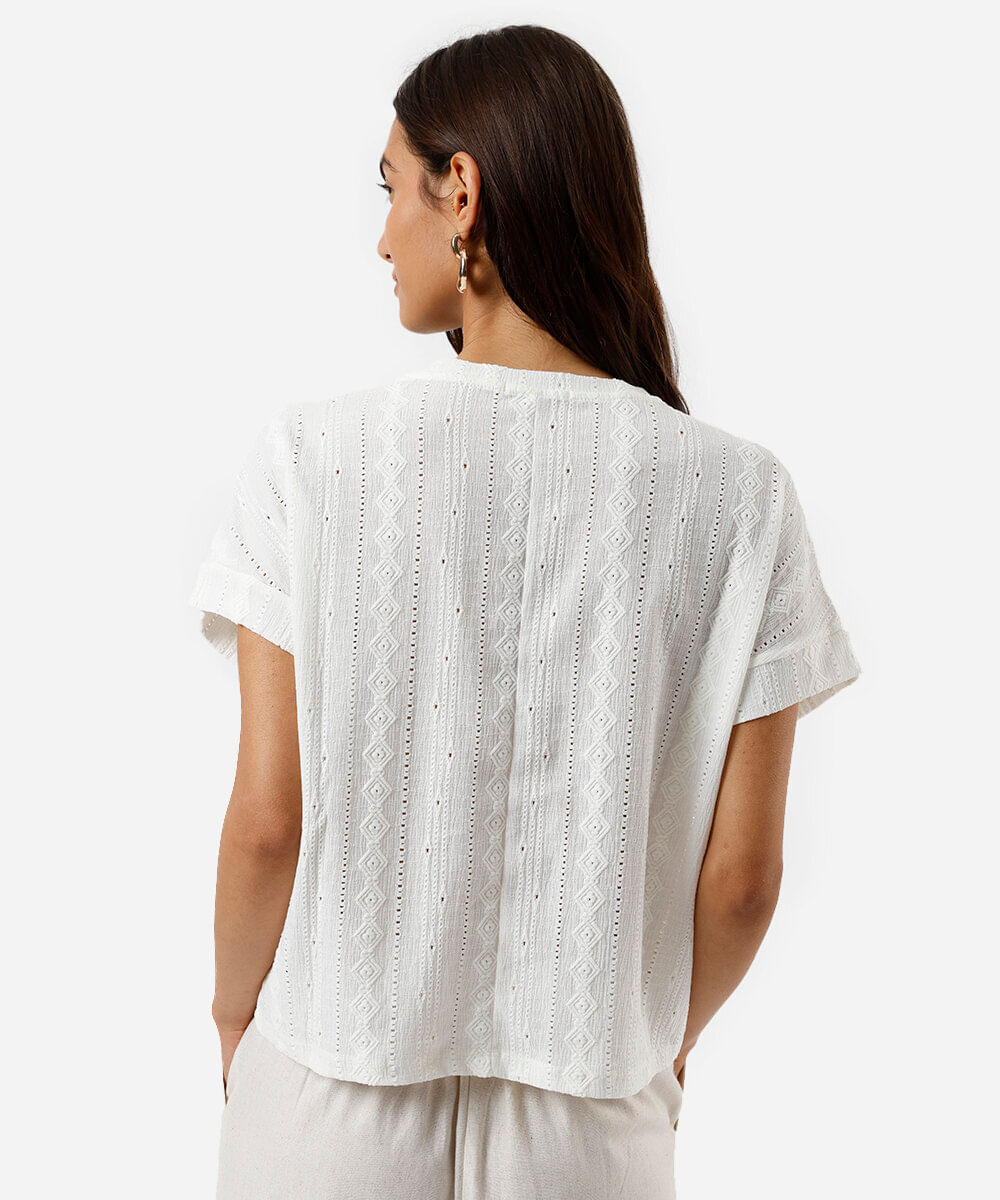 blusa feminina manga curta  texturizada off white