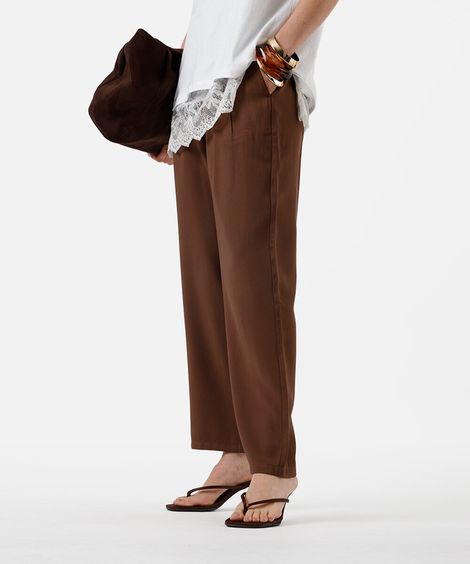 calça reta feminina com viscose e pregas cós elástico marrom