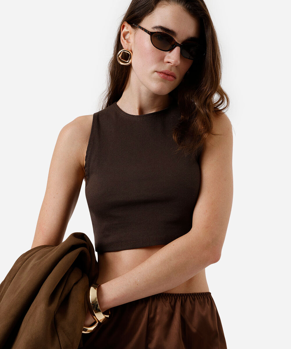 cropped básico feminino de algodão canelado marrom