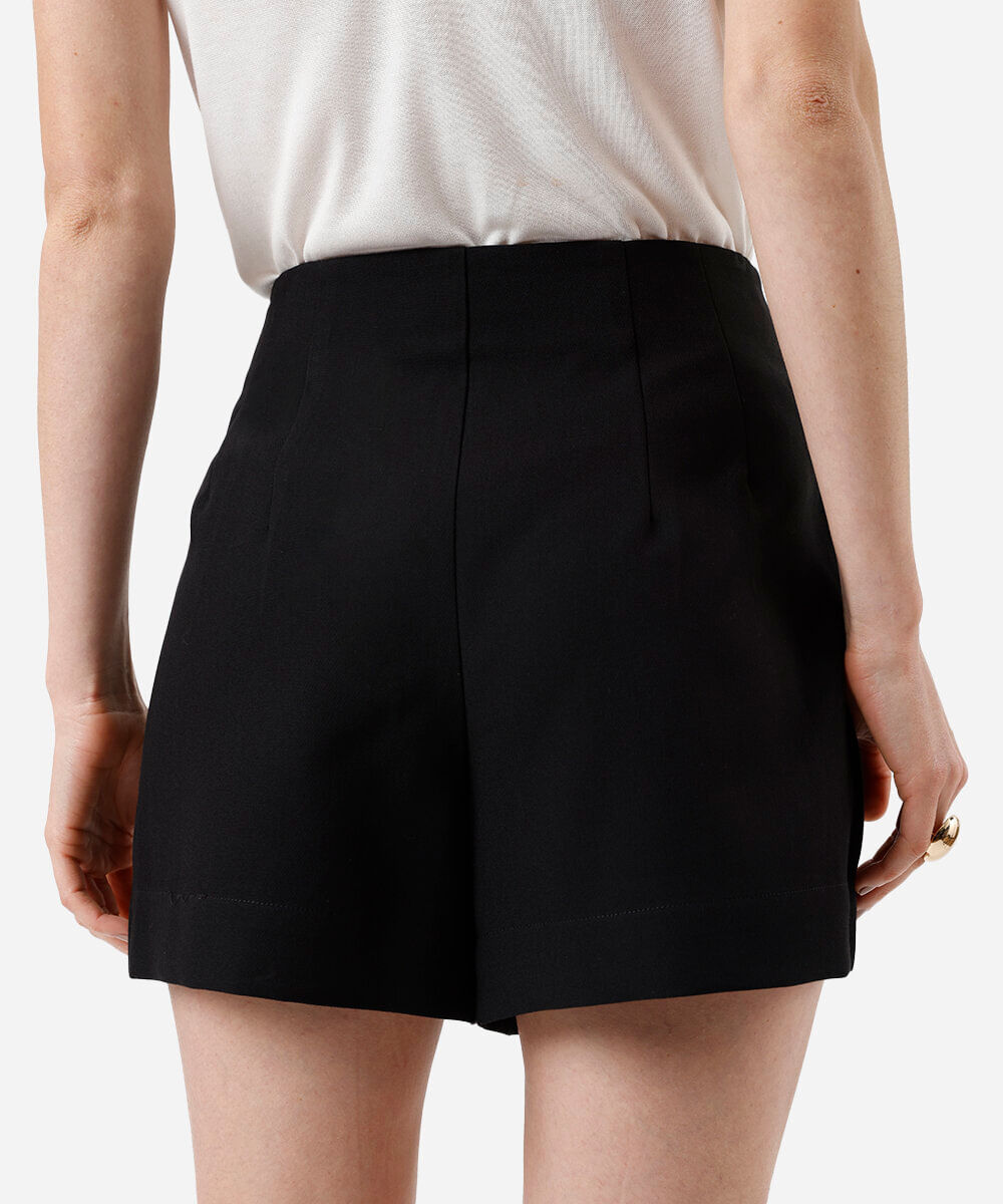 short de alfaiataria feminino com pences preto