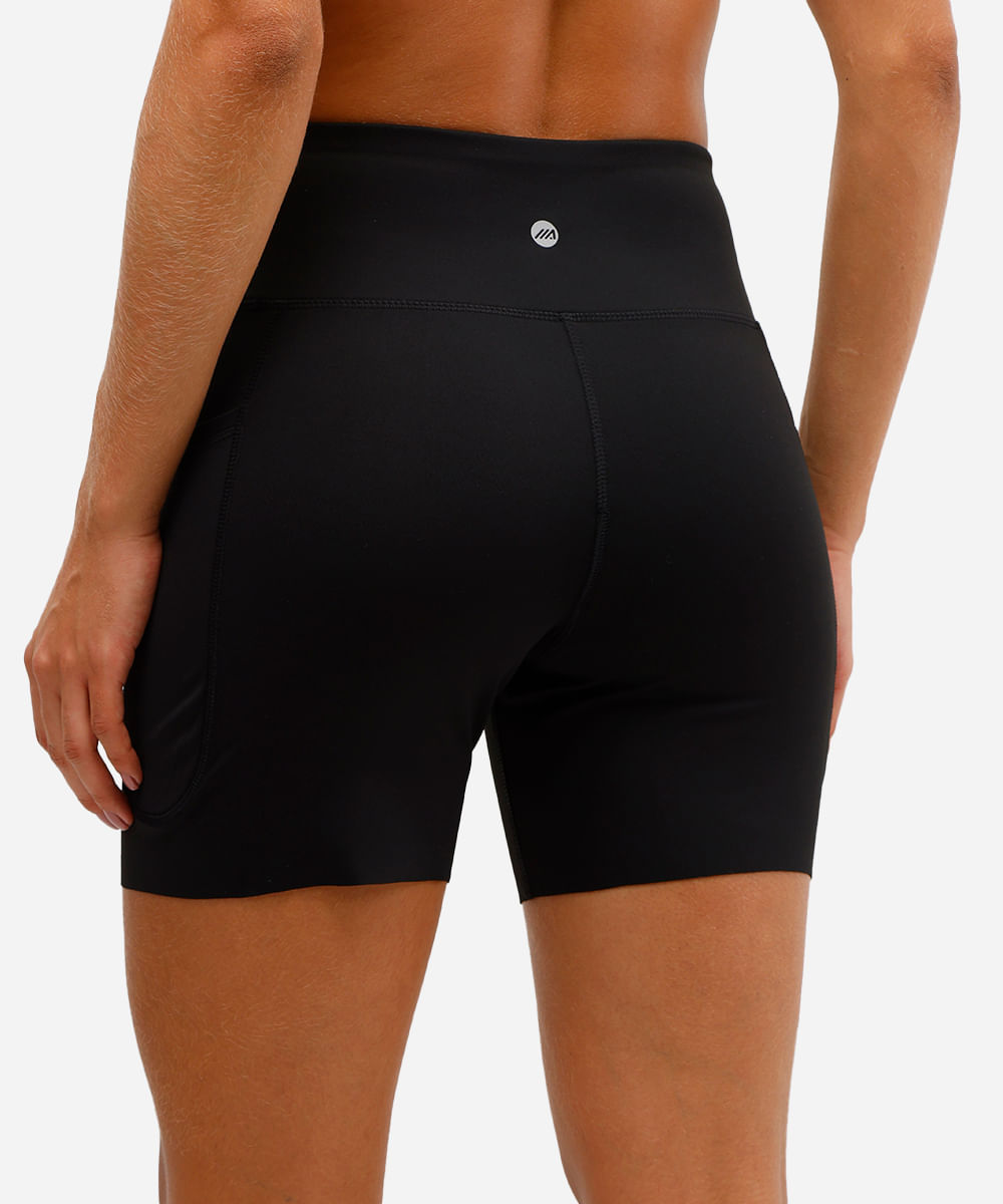 bermuda feminina esportiva com bolsos preto