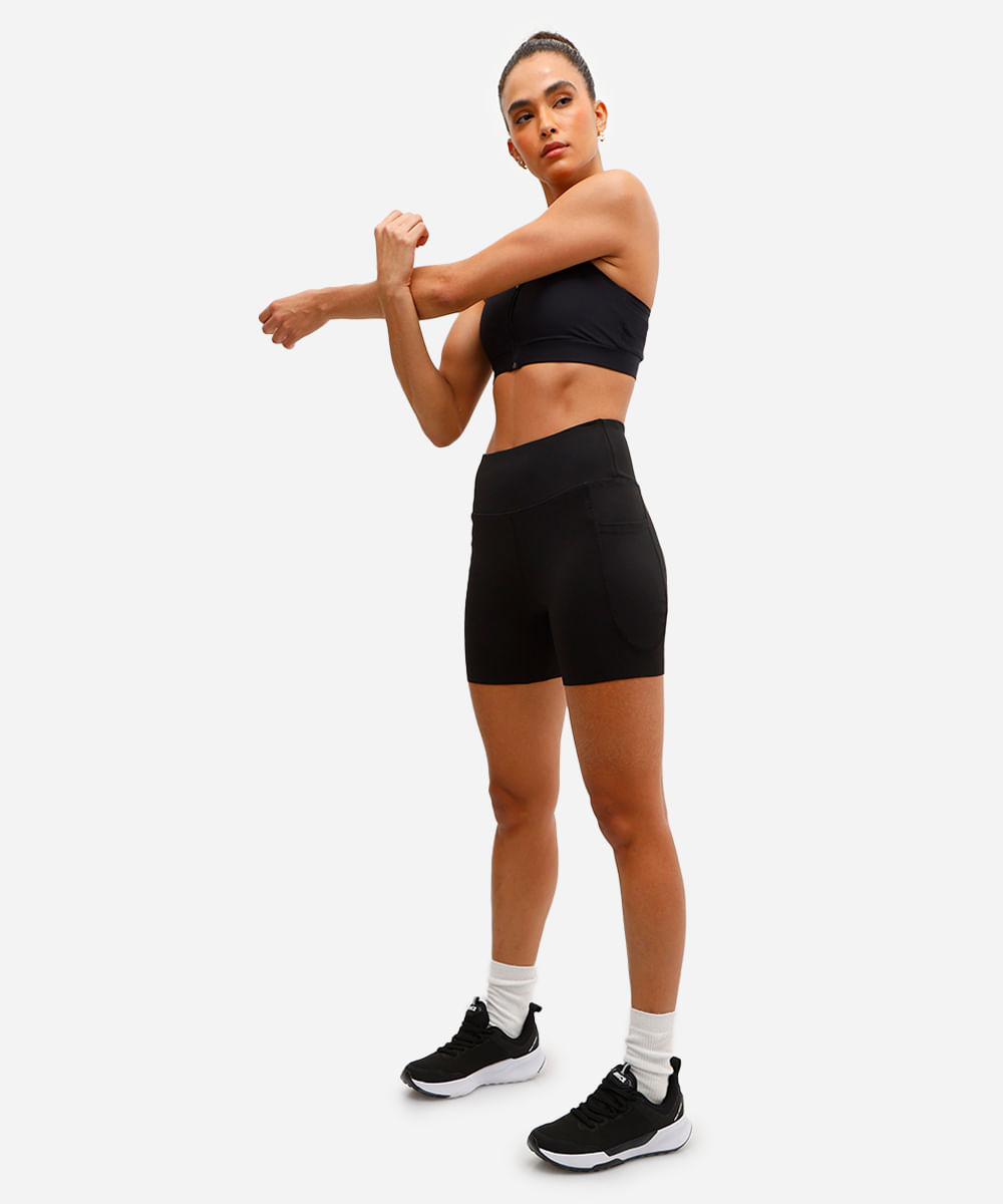 bermuda feminina esportiva com bolsos preto