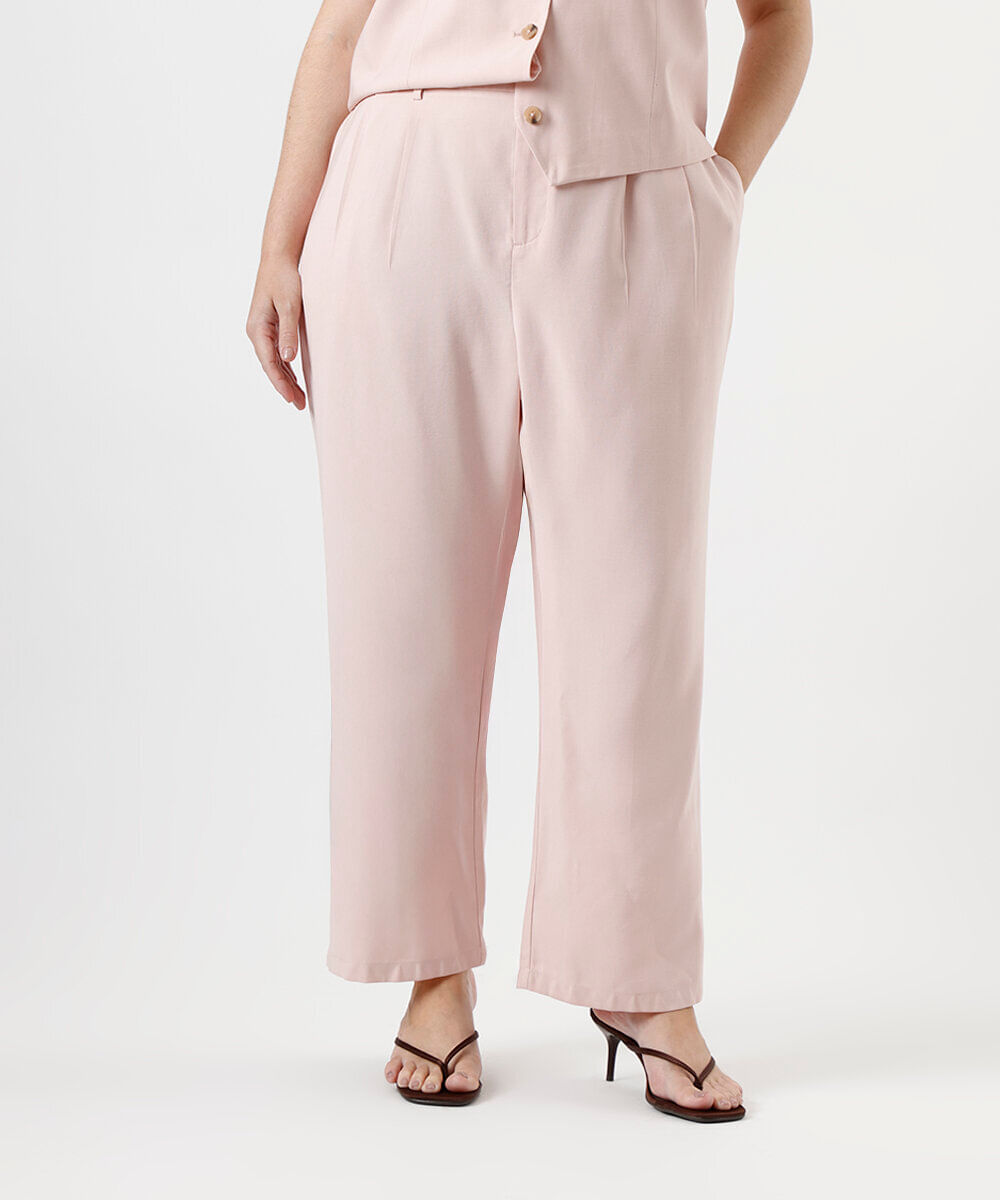 calça reta feminina de alfaiataria com viscose e pregas plus size rosa