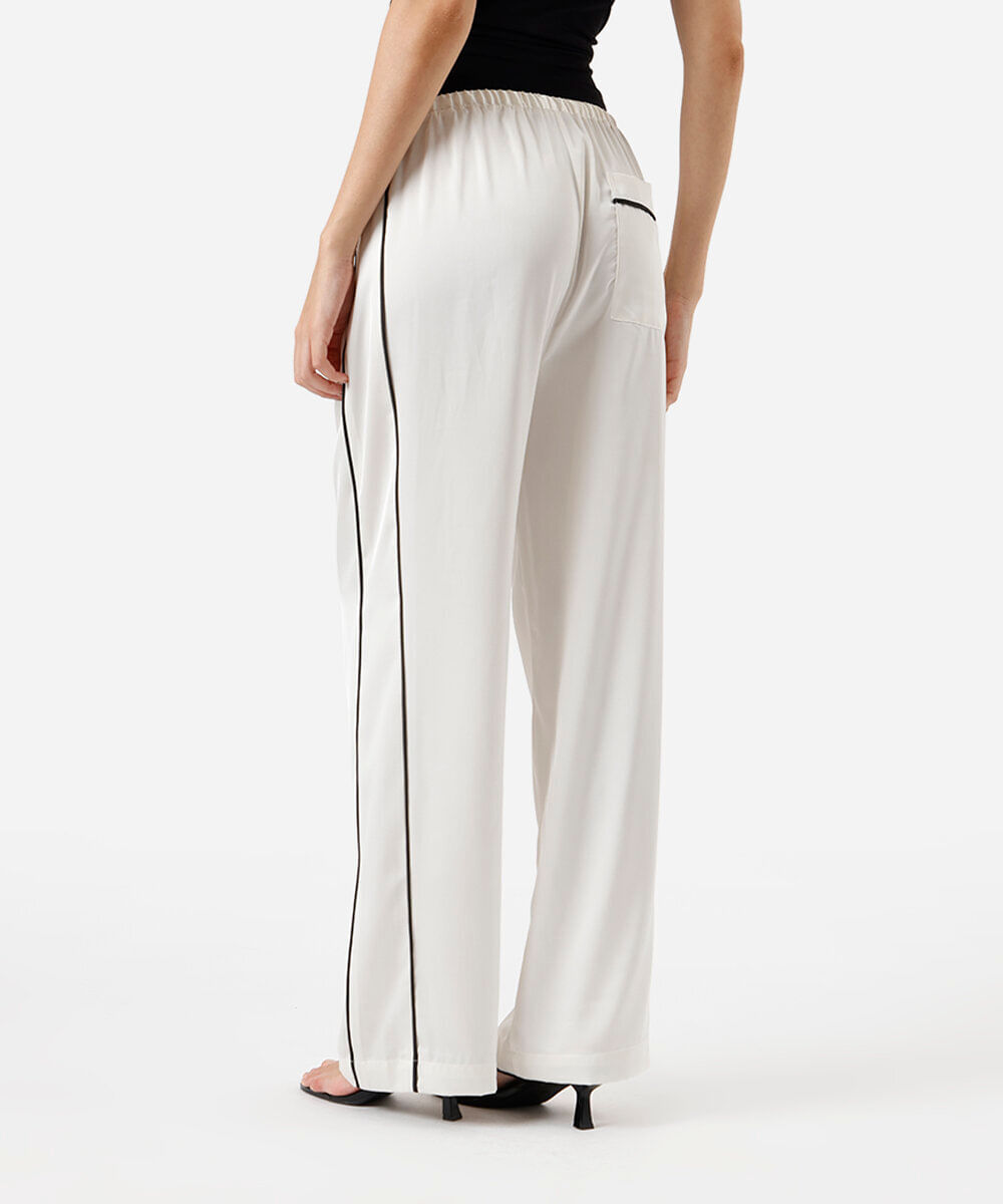 calça estilo pijama feminina com nervuras acetinada off white