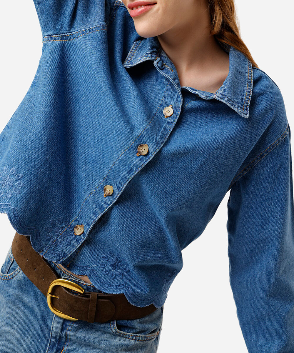 camisa feminina jeans bordada azul