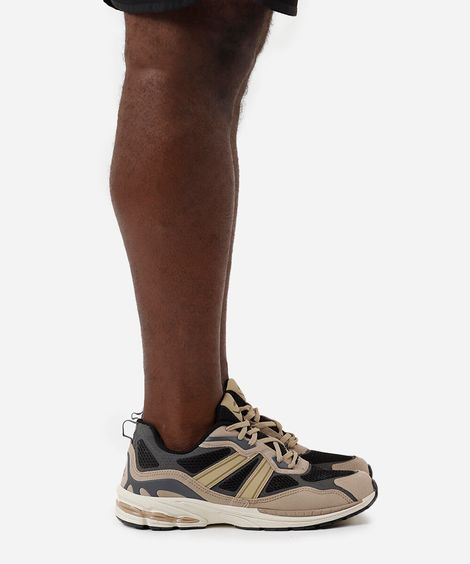 tênis esportivo ace com recortes marrom