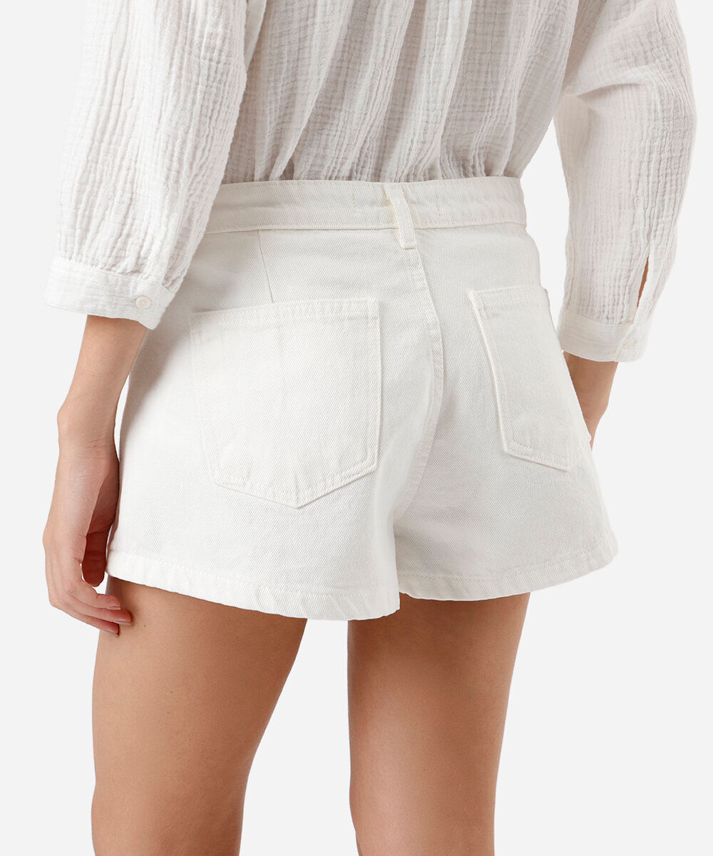 short curto feminino de sarja cintura média branco