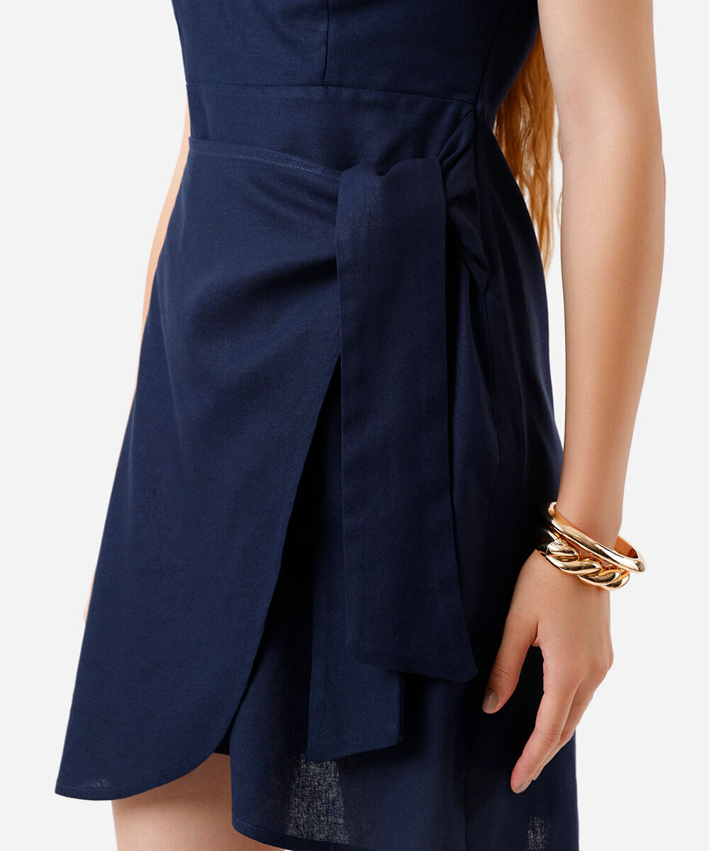 vestido curto ombro único feminino com linho azul