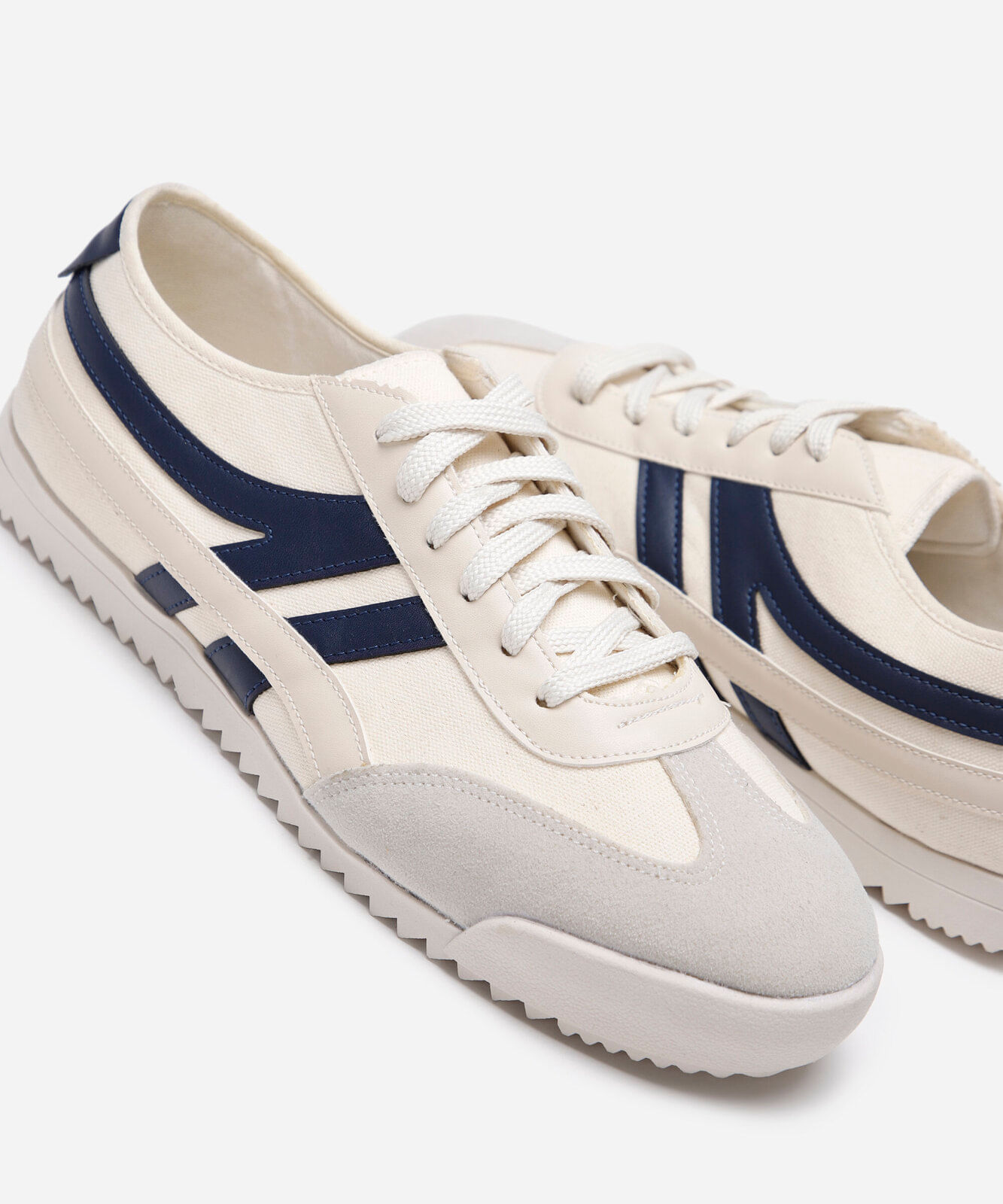 tênis casual retrô com recortes ace off white