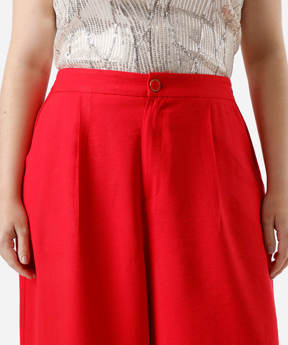 calça alfaiataria com prega e bolso plus size vermelha