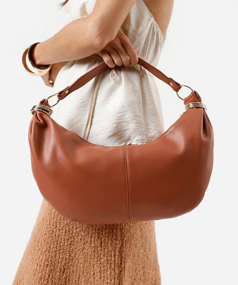 bolsa shoulder meia lua com pregas e argolas marrom