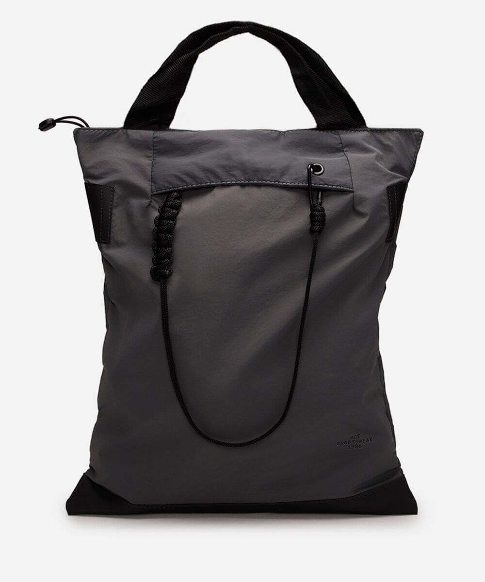 mochila esportiva com cordão cinza