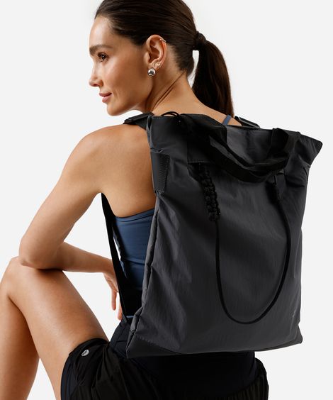 mochila esportiva com cordão cinza