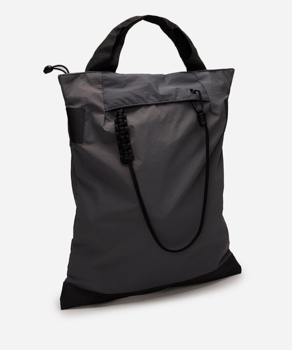 mochila esportiva com cordão cinza