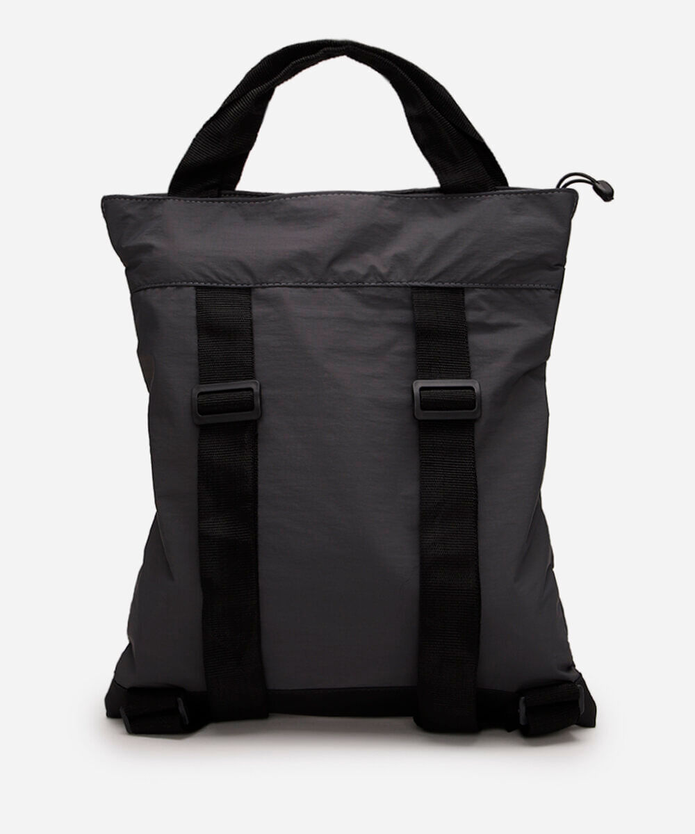 mochila esportiva com cordão cinza