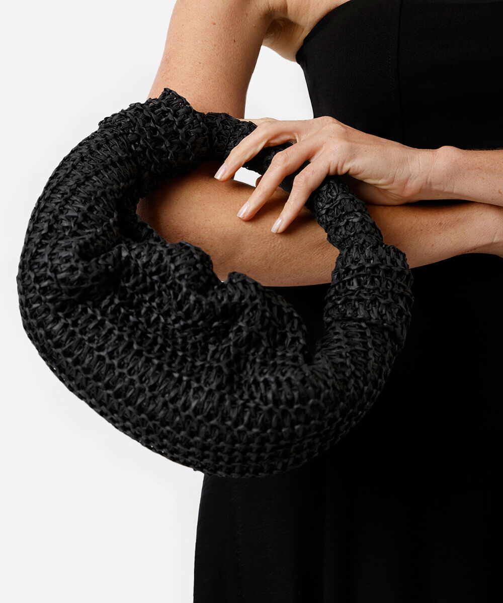 bolsa clutch texturizada  preta
